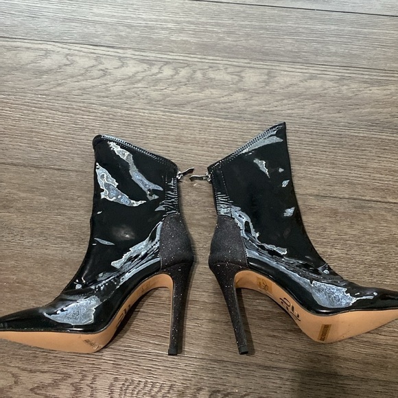 NWT BURJU Savage Ankle Closed Pointed Toe Wet Look With Sparkle Heel | size 6.5 - Picture 4 of 10